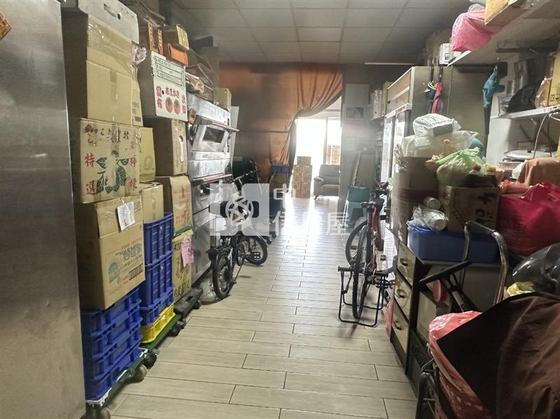 屏東房屋＂榮總三角窗包租店面＂房屋室內格局與周邊環境