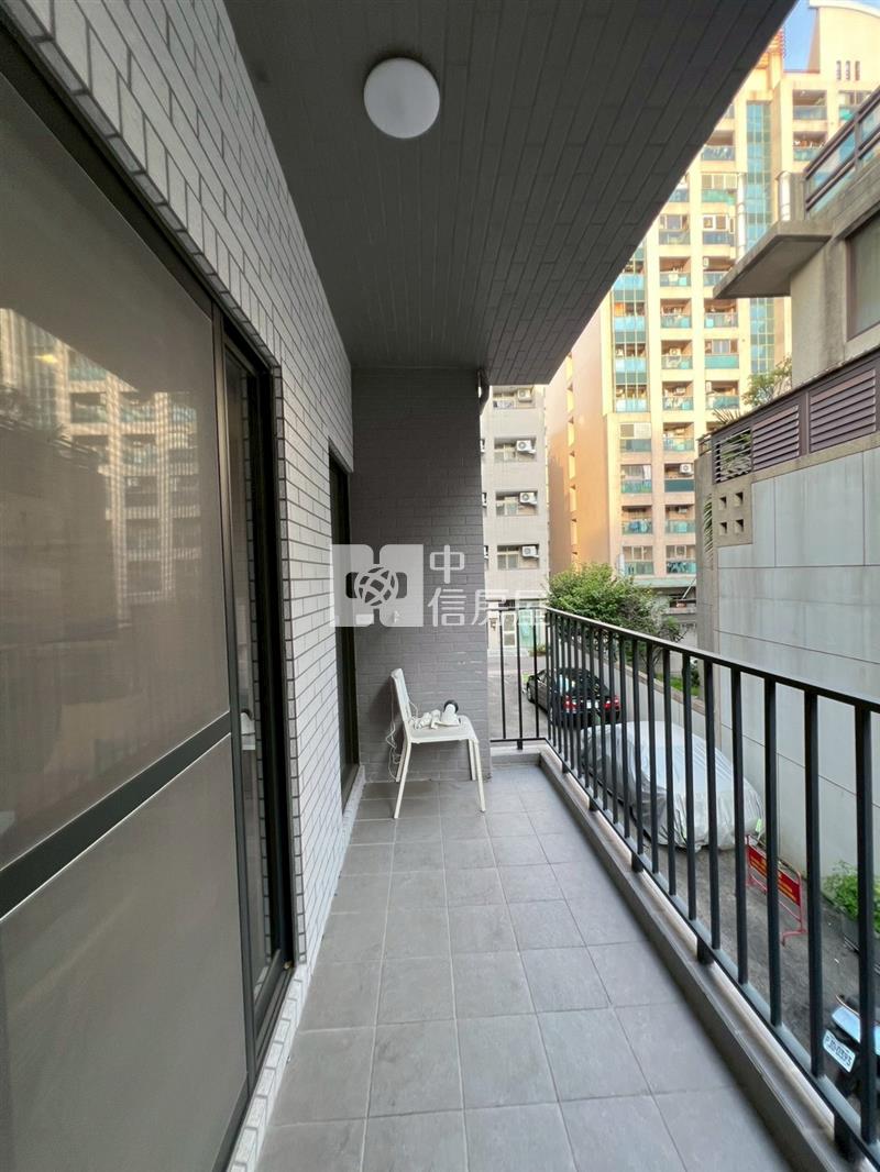 科博館精裝邊間透天房屋室內格局與周邊環境