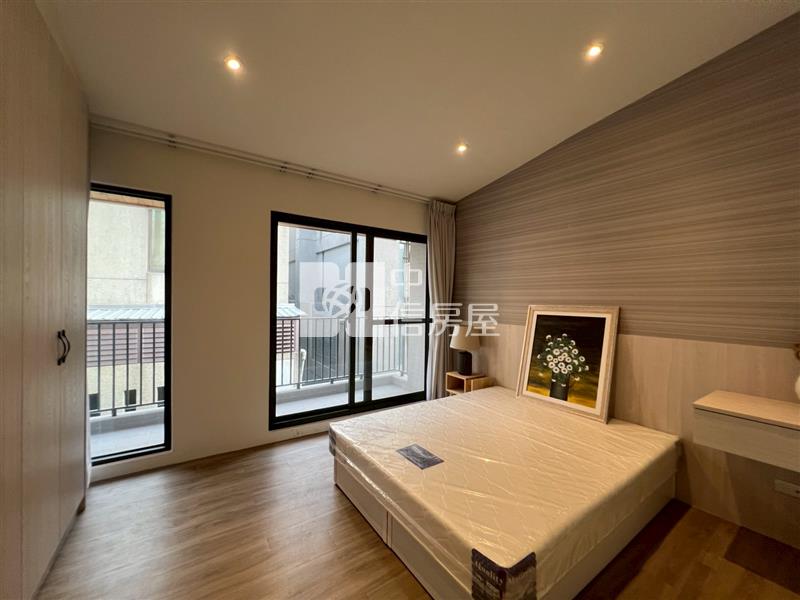 科博館精裝邊間透天房屋室內格局與周邊環境