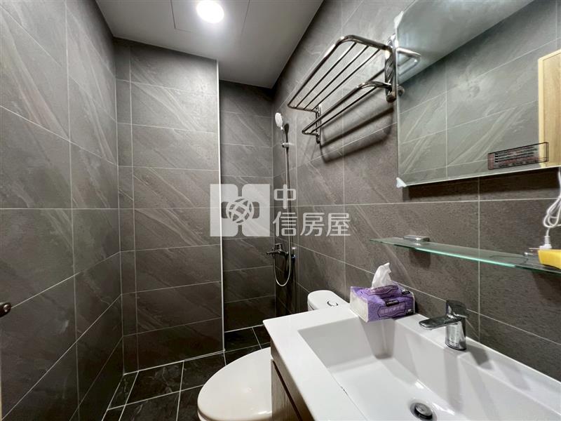 科博館精裝邊間透天房屋室內格局與周邊環境