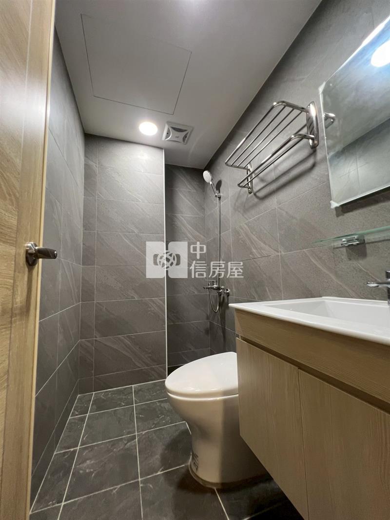 科博館精裝邊間透天房屋室內格局與周邊環境