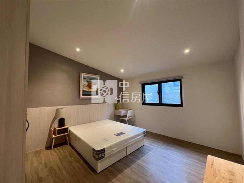 科博館精裝邊間透天房屋室內格局與周邊環境