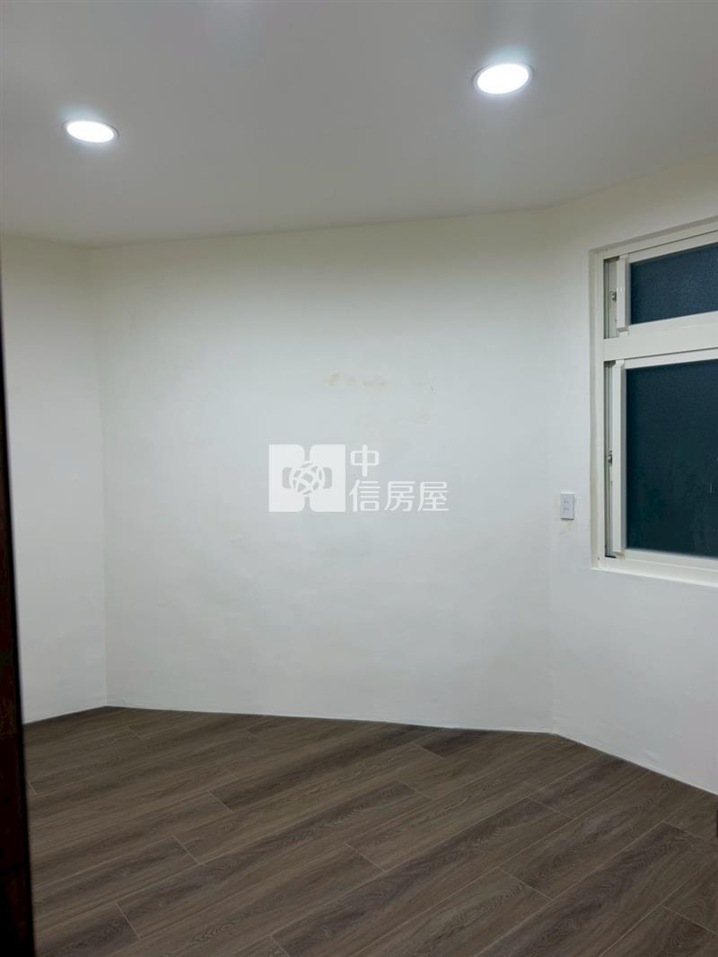 ▲東信路裝潢露台戶美屋房屋室內格局與周邊環境