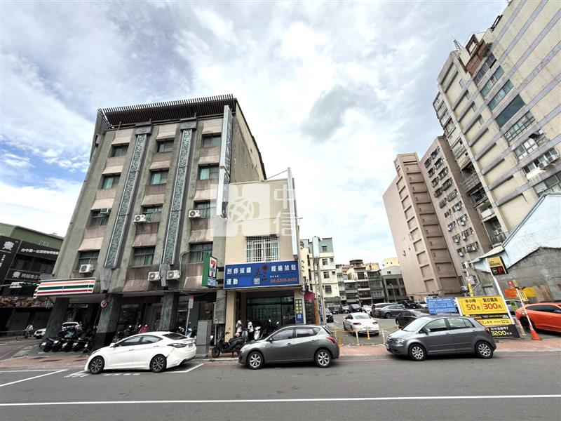 五權路商用金透店房屋室內格局與周邊環境