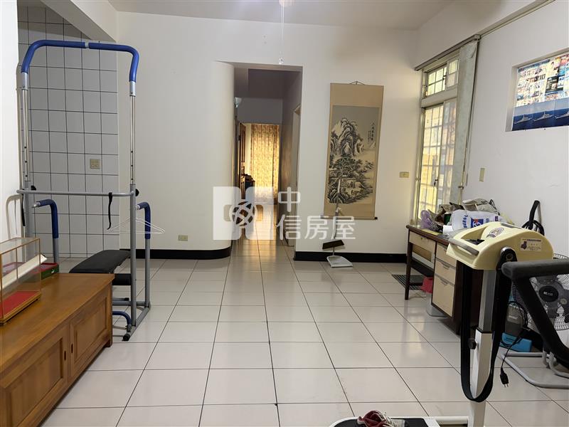 中壢後站稀有雙面路雙車庫大透天房屋室內格局與周邊環境
