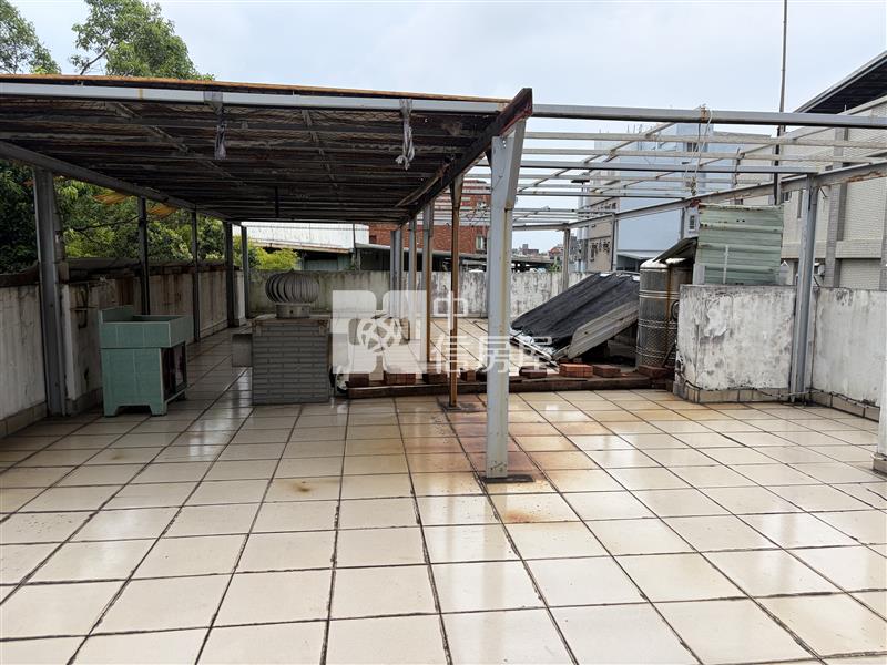 中壢後站稀有雙面路雙車庫大透天房屋室內格局與周邊環境