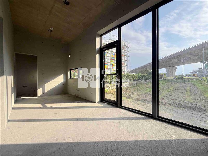 宜蘭市高速公路旁電梯農舍房屋室內格局與周邊環境