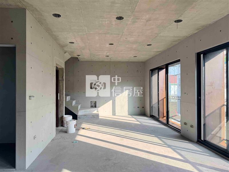 宜蘭市高速公路旁電梯農舍房屋室內格局與周邊環境