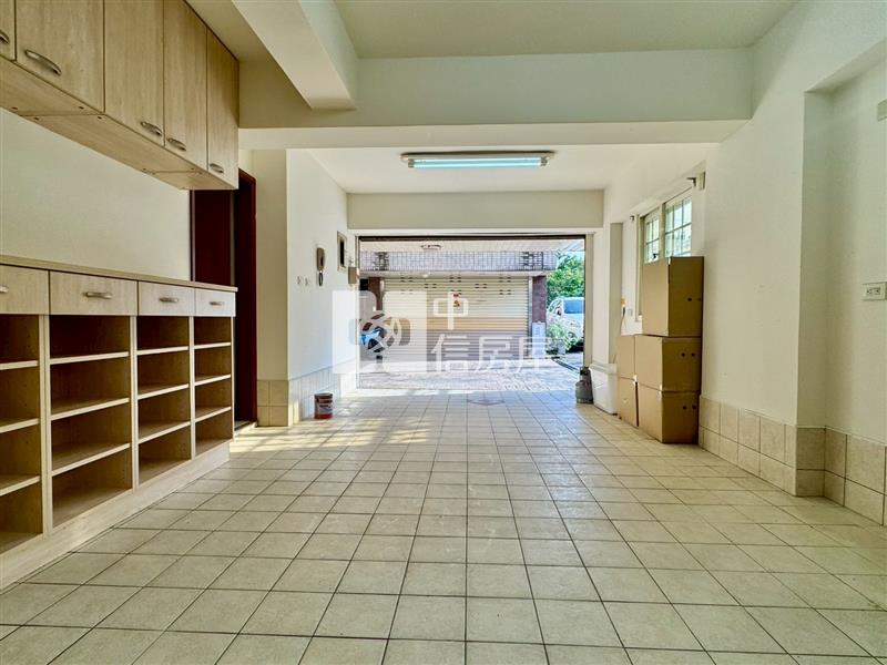 吉安國小邊間車庫別墅房屋室內格局與周邊環境