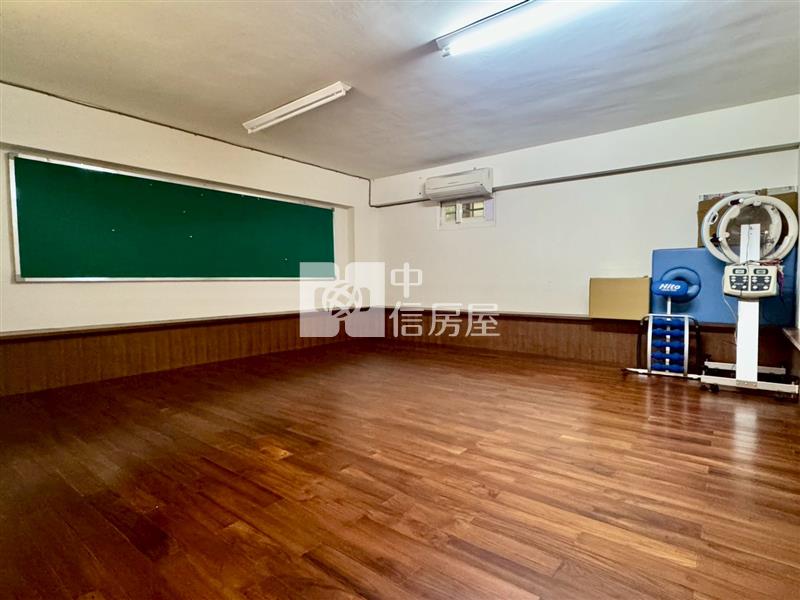 吉安國小邊間車庫別墅房屋室內格局與周邊環境