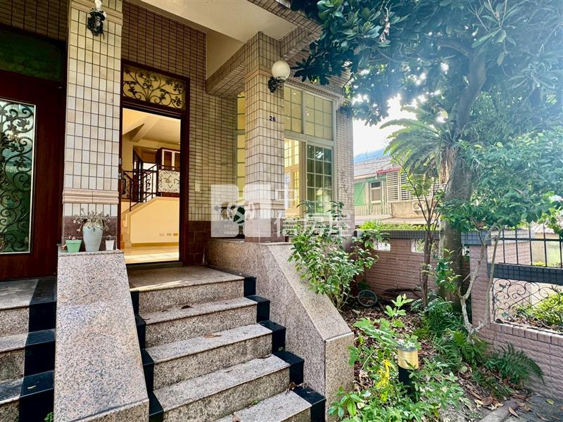 吉安國小邊間車庫別墅房屋室內格局與周邊環境