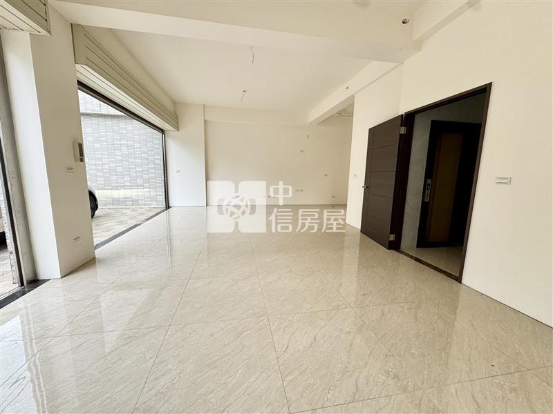 【奔馳】近文中路電梯別墅房屋室內格局與周邊環境