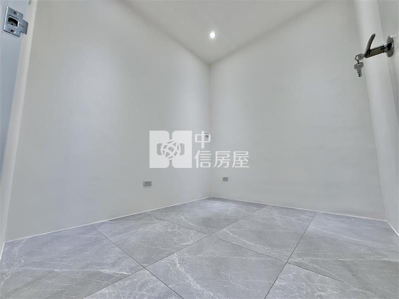免爬樓梯一樓感｜大露臺使用天然氣三房｜全新整理一層一戶房屋室內格局與周邊環境