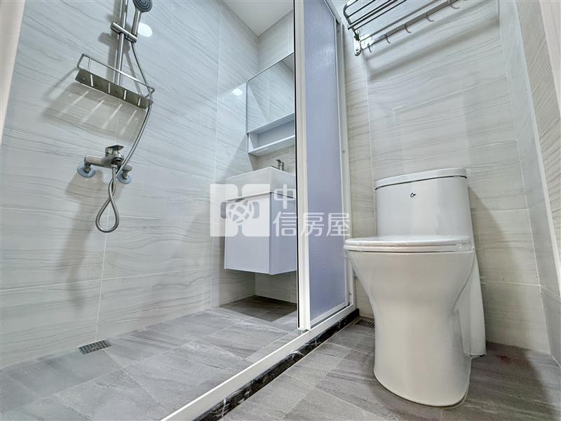 免爬樓梯一樓感｜大露臺使用天然氣三房｜全新整理一層一戶房屋室內格局與周邊環境