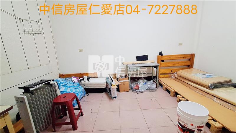 中華西路車庫透天房屋室內格局與周邊環境