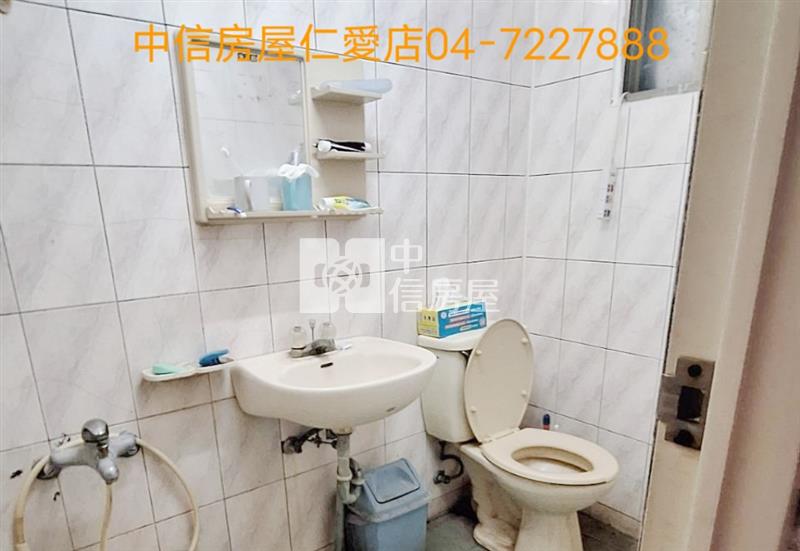中華西路車庫透天房屋室內格局與周邊環境