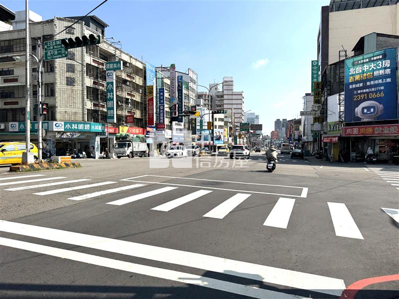 正北屯路雙面臨路黃金透店房屋室內格局與周邊環境