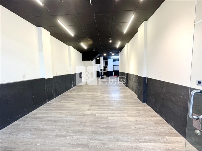 正北屯路雙面臨路黃金透店房屋室內格局與周邊環境