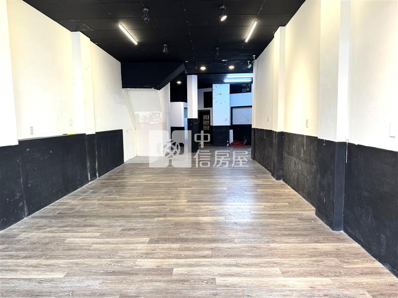 正北屯路雙面臨路黃金透店房屋室內格局與周邊環境