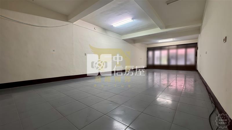 中壢體育園區旁｜大地坪前院停車透天｜使用空間約80坪房屋室內格局與周邊環境