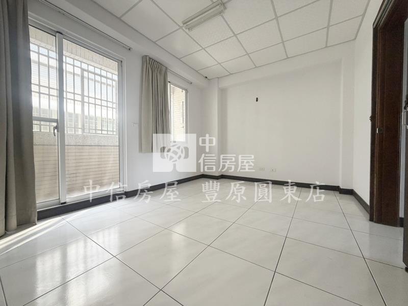 臨大明中學3樓透店房屋室內格局與周邊環境