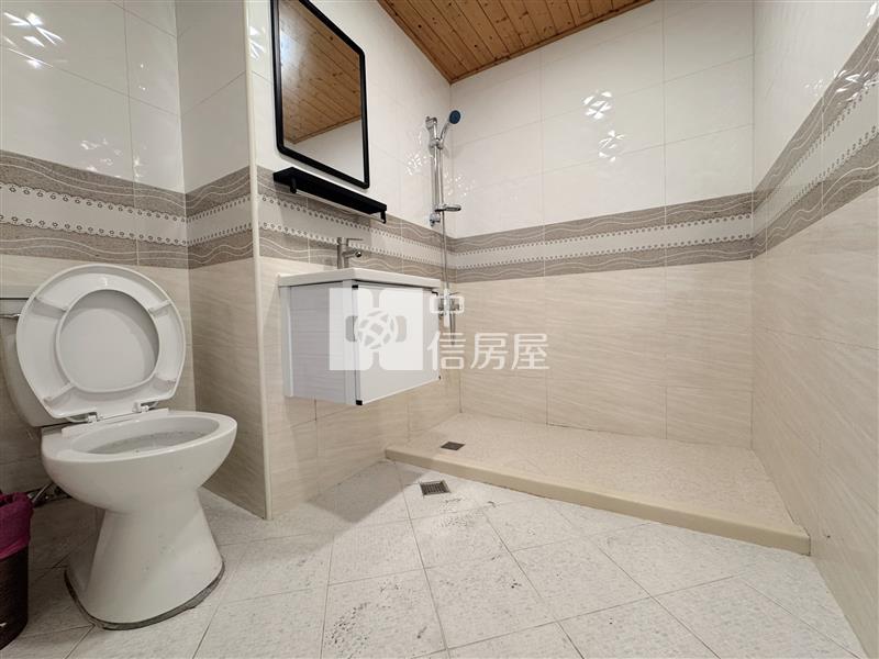 蘭潭DC美三房房屋室內格局與周邊環境