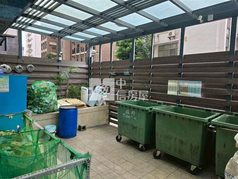 歐夏蕾摩登套房★北區中國醫商圈房屋室內格局與周邊環境