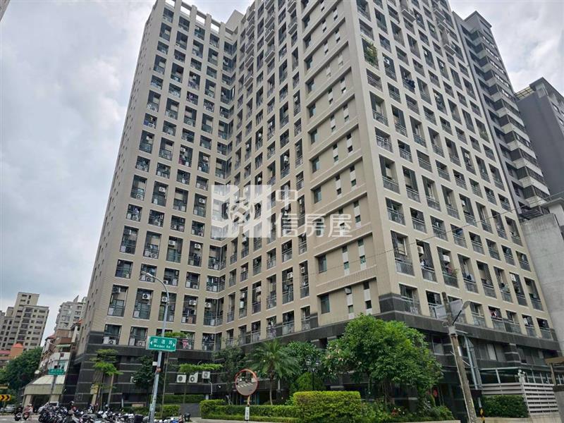 歐夏蕾摩登套房★北區中國醫商圈房屋室內格局與周邊環境