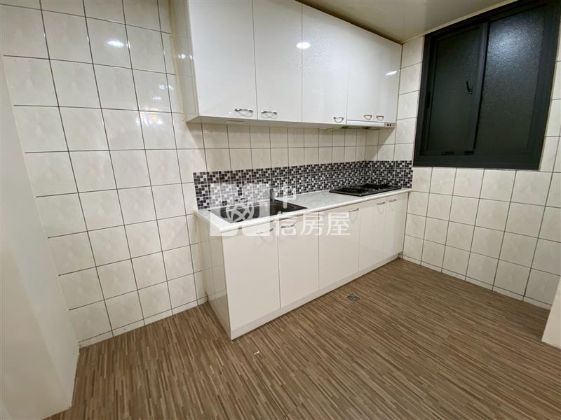 中國醫華廈二樓三房房屋室內格局與周邊環境