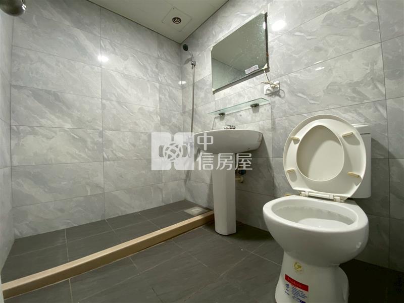 中國醫華廈二樓三房房屋室內格局與周邊環境