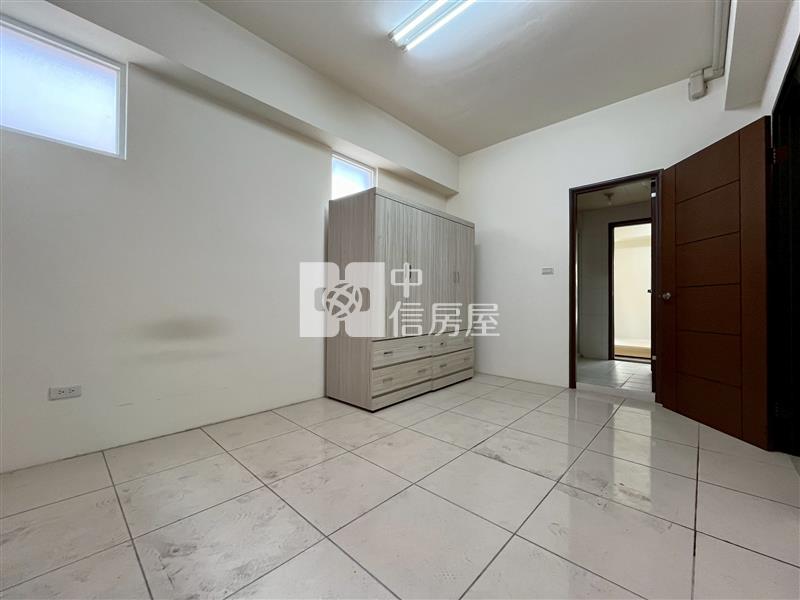 住店合一寶運一境四房臨路透天房屋室內格局與周邊環境
