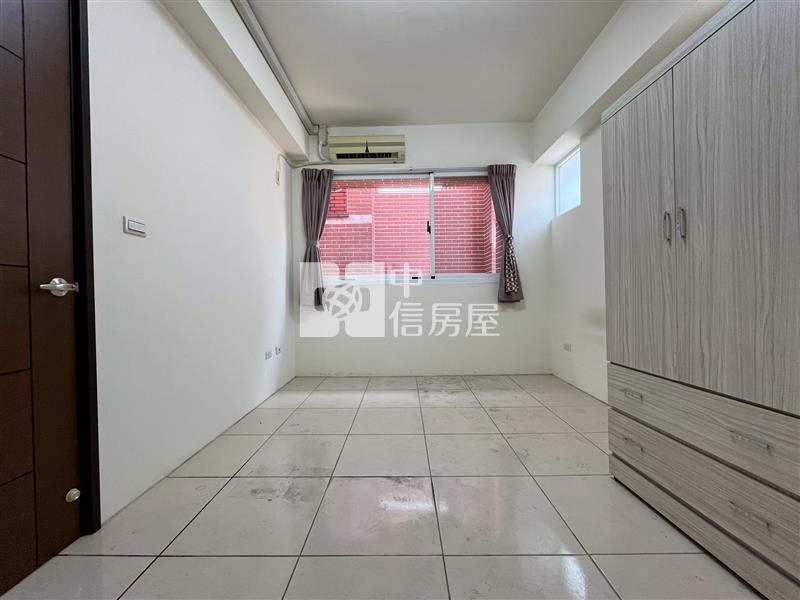 住店合一寶運一境四房臨路透天房屋室內格局與周邊環境