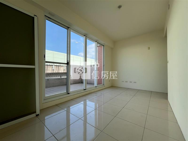 住店合一寶運一境四房臨路透天房屋室內格局與周邊環境