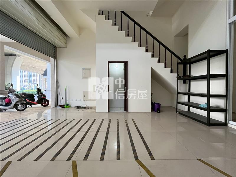 住店合一寶運一境四房臨路透天房屋室內格局與周邊環境