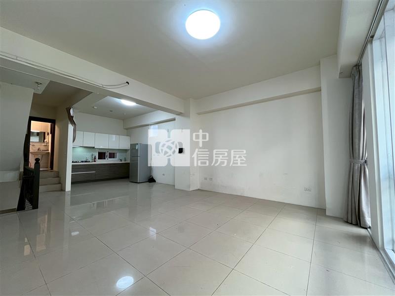 住店合一寶運一境四房臨路透天房屋室內格局與周邊環境