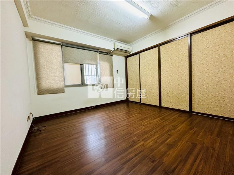 斗六民生路車位華廈房屋室內格局與周邊環境