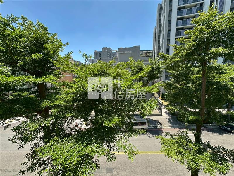 烏日三鐵共構震後採光三房平車房屋室內格局與周邊環境