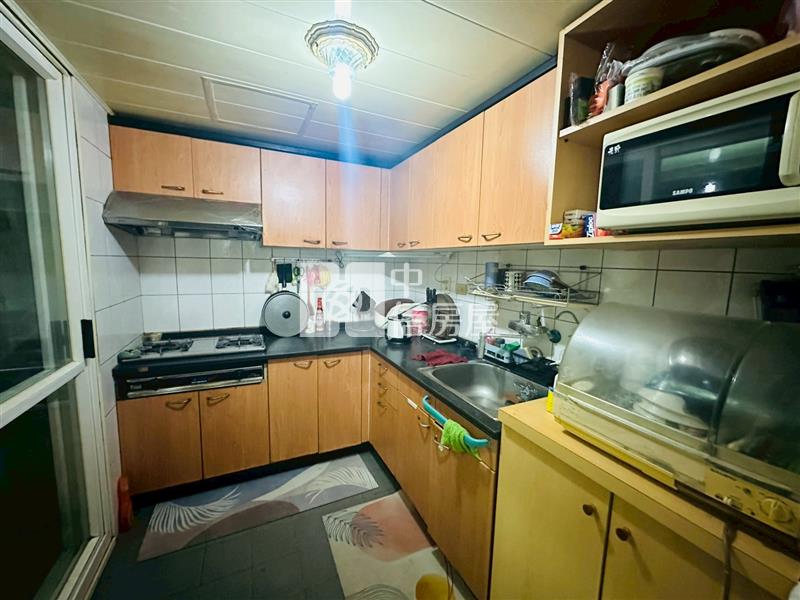 ▲巴賽方正三房車位房屋室內格局與周邊環境