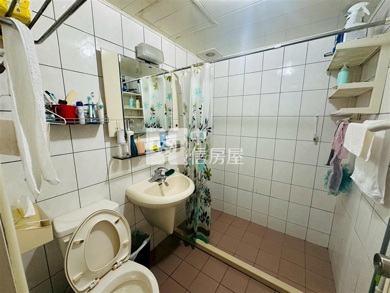 ▲巴賽方正三房車位房屋室內格局與周邊環境