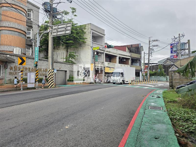 【奔馳】蘆竹山腳透天店面房屋室內格局與周邊環境