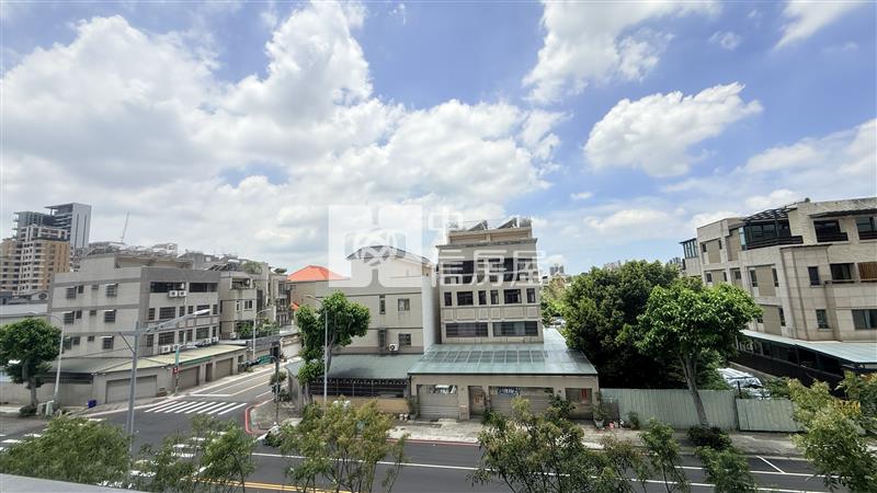 漢神洲際國泰美禾朝南三房雙平車房屋室內格局與周邊環境