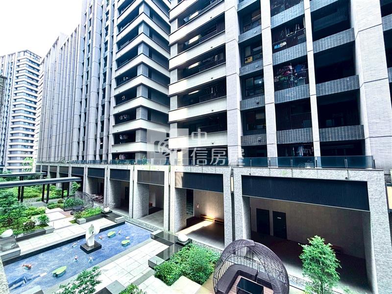 新橫濱星野區全新未住露台兩房房屋室內格局與周邊環境
