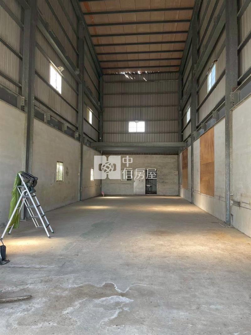 新坡草漯雙面臨路買地送鐵皮屋房屋室內格局與周邊環境