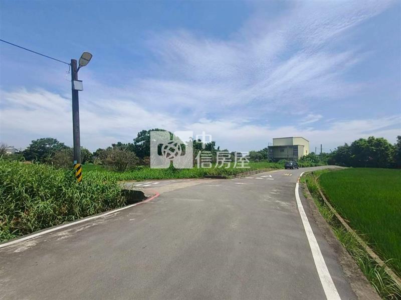 新坡草漯雙面臨路買地送鐵皮屋房屋室內格局與周邊環境
