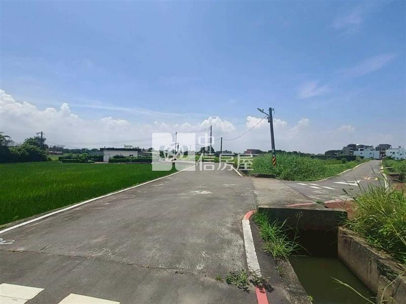 新坡草漯雙面臨路買地送鐵皮屋房屋室內格局與周邊環境