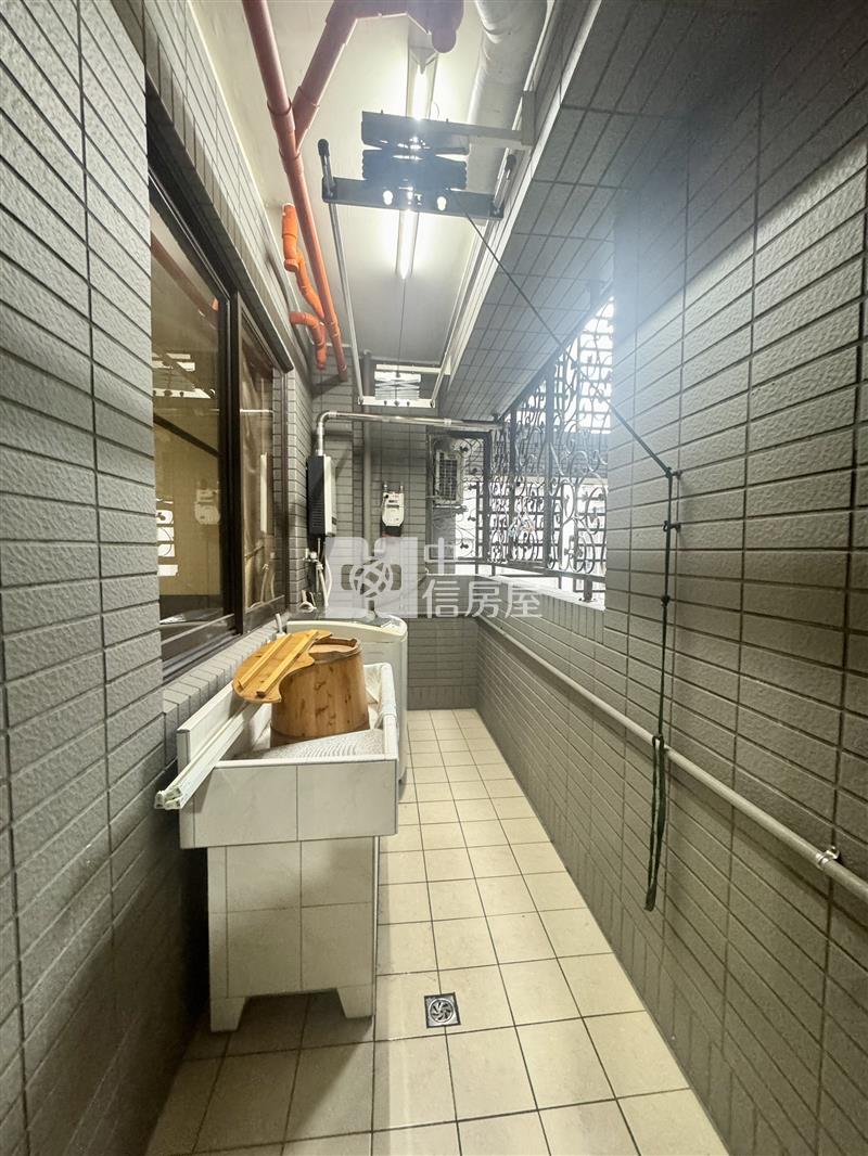 【奔馳】合雄御璽三面採光四房車房屋室內格局與周邊環境