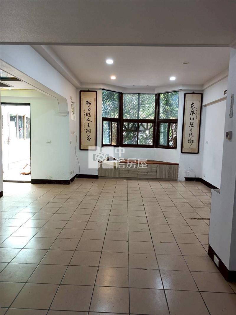 中壢近林森國小大面寬庭園透天房屋室內格局與周邊環境