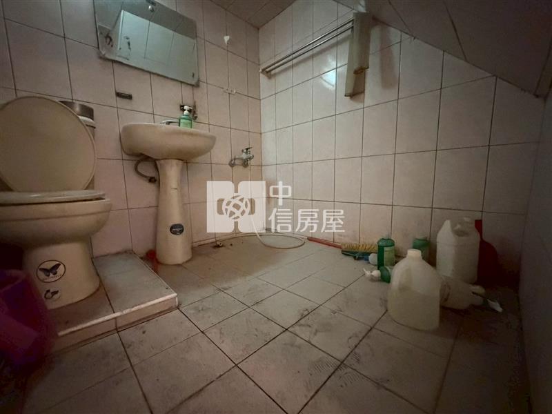 東區旱溪旁透天房屋室內格局與周邊環境
