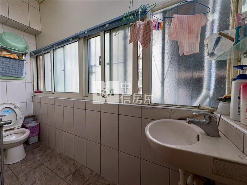 總局高投報【收租透套】房屋室內格局與周邊環境