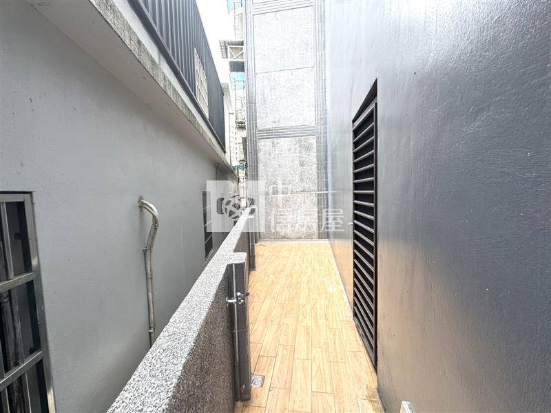 忠貞大面寬電梯店住房屋室內格局與周邊環境